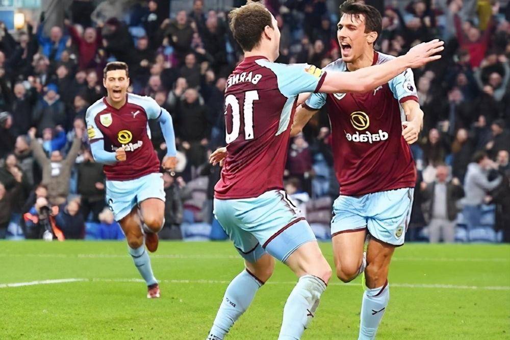 包含勒沃库森客场大胜汉诺威,稳固前四位置的词条 包含勒沃库森客场大胜汉诺威,稳固前四位置的词条