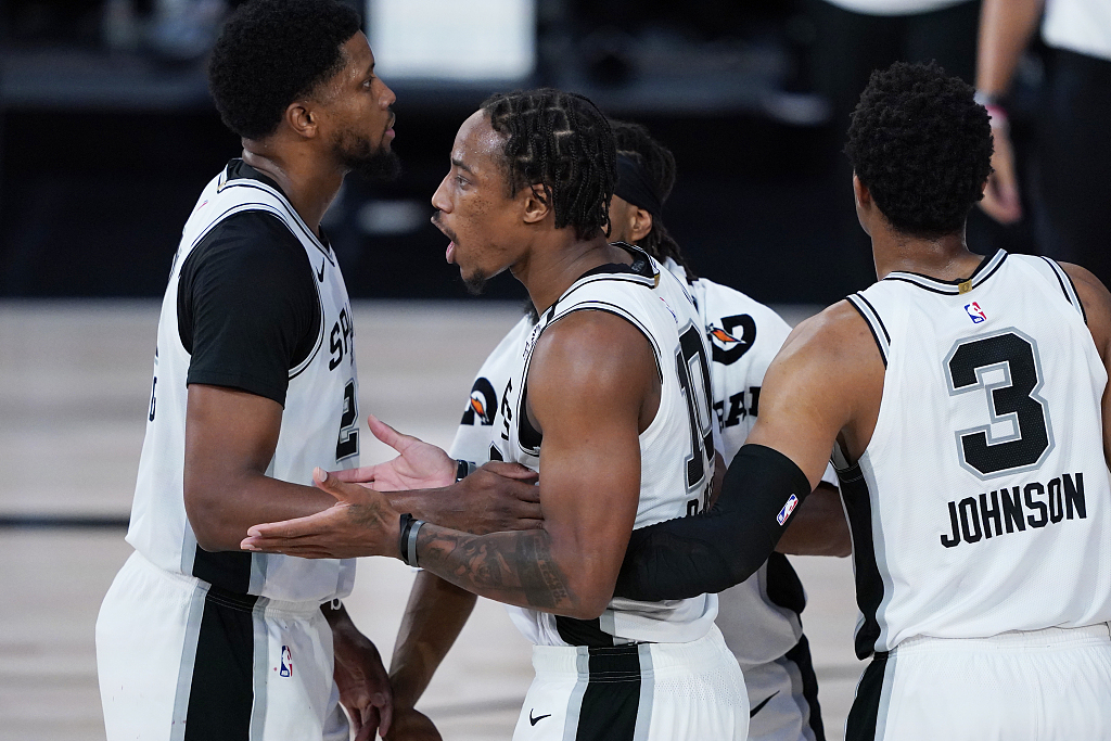 马刺主场大胜阳糖：德罗赞轰分独领风骚登顶西部