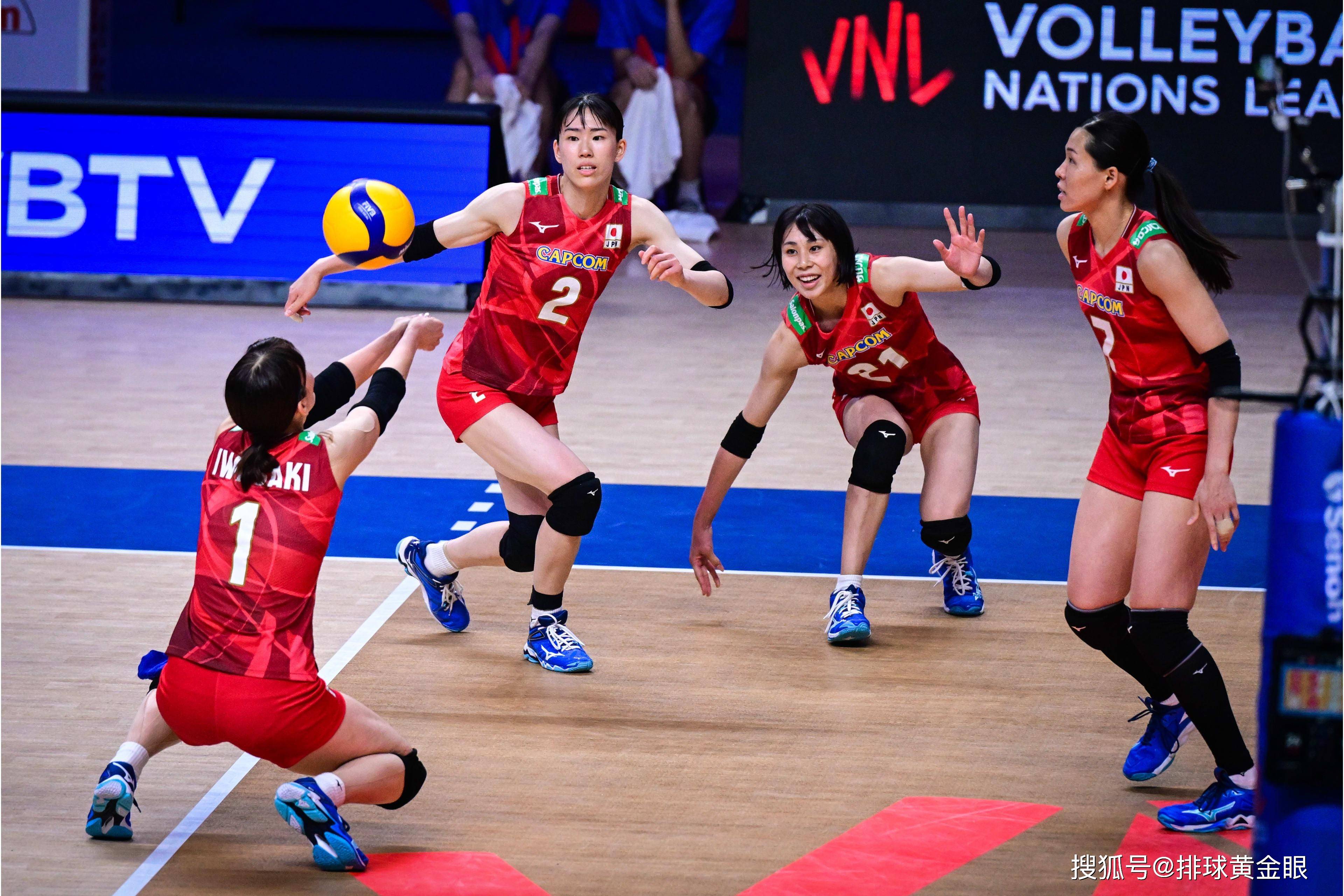 日本女排遭遇挑战，险胜中国