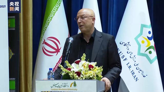 伊朗女队员全力以赴晋级