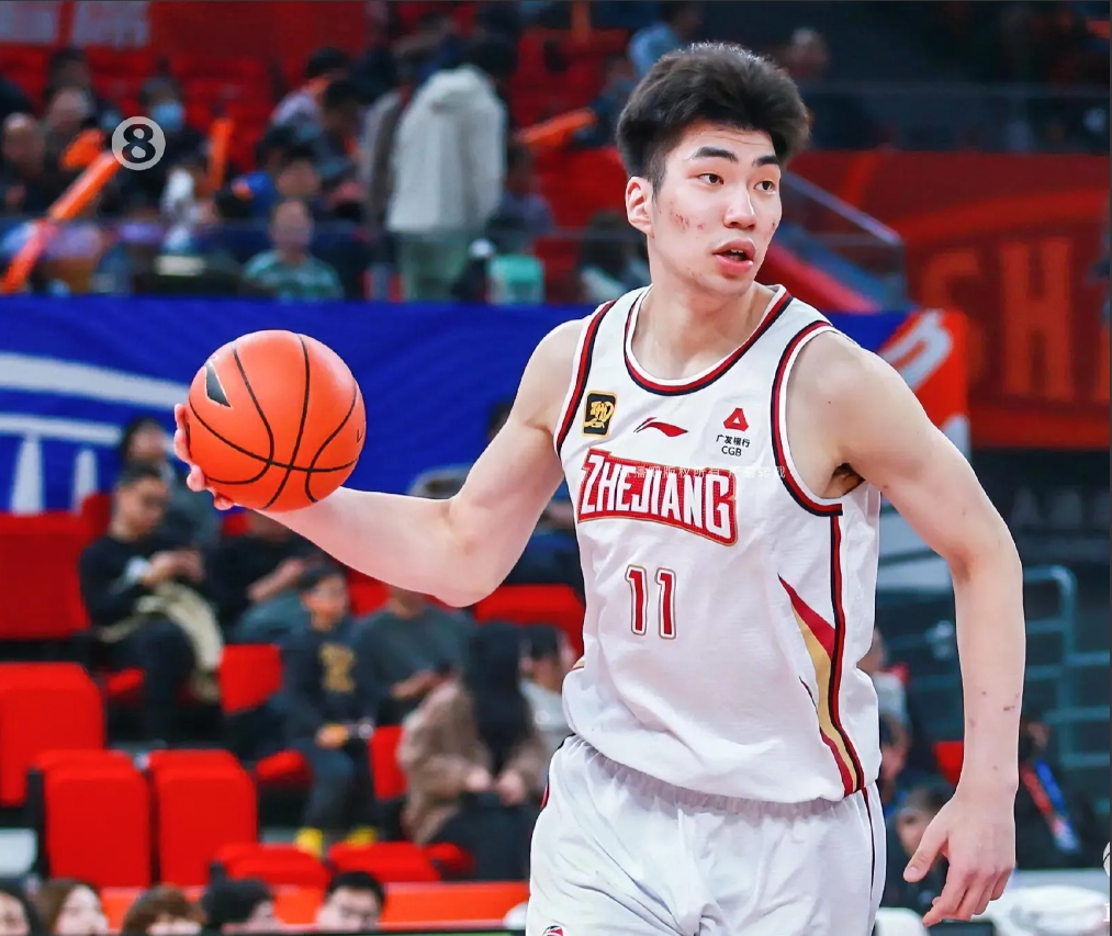 包含谢周三客场势如破竹，大胜对手继续稳步前进的词条