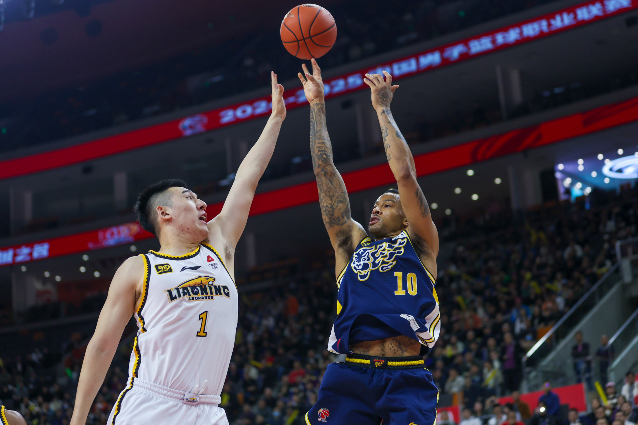 强劲的对手让比赛更加刺激，球队士气高涨