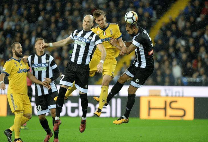 包含乌迪内斯主场迎战莱切取得胜利的词条