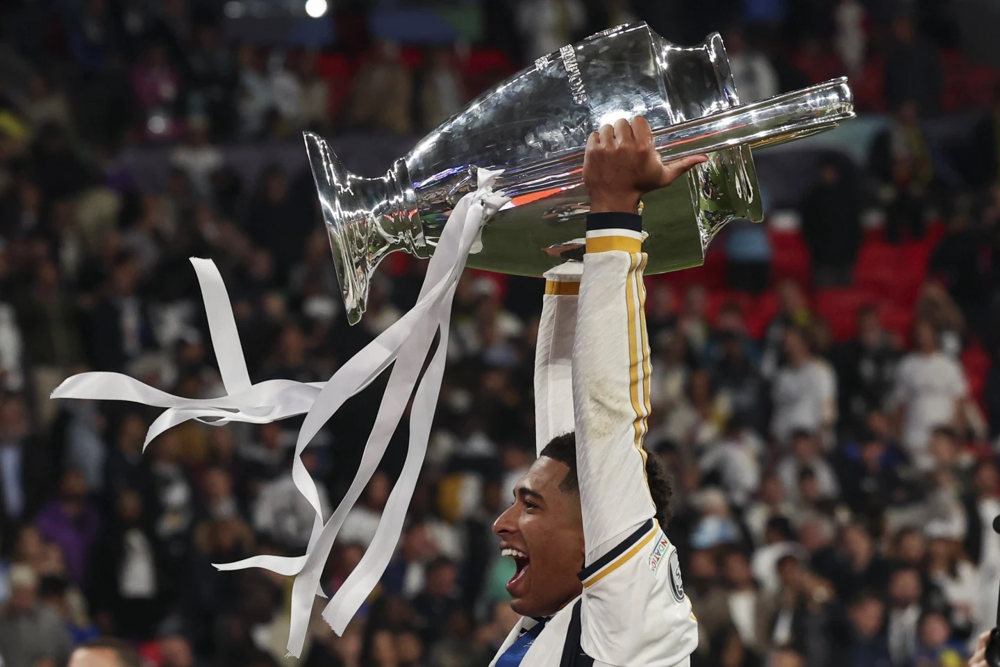 英格兰足球队斩获胜利在国际比赛中表现出色