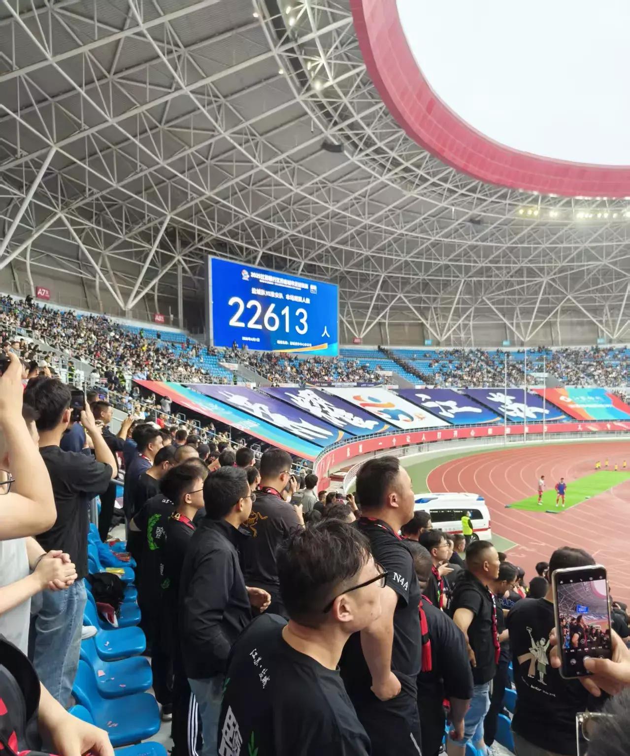 意甲球队公开训练日现场火爆，球迷热情高涨的简单介绍