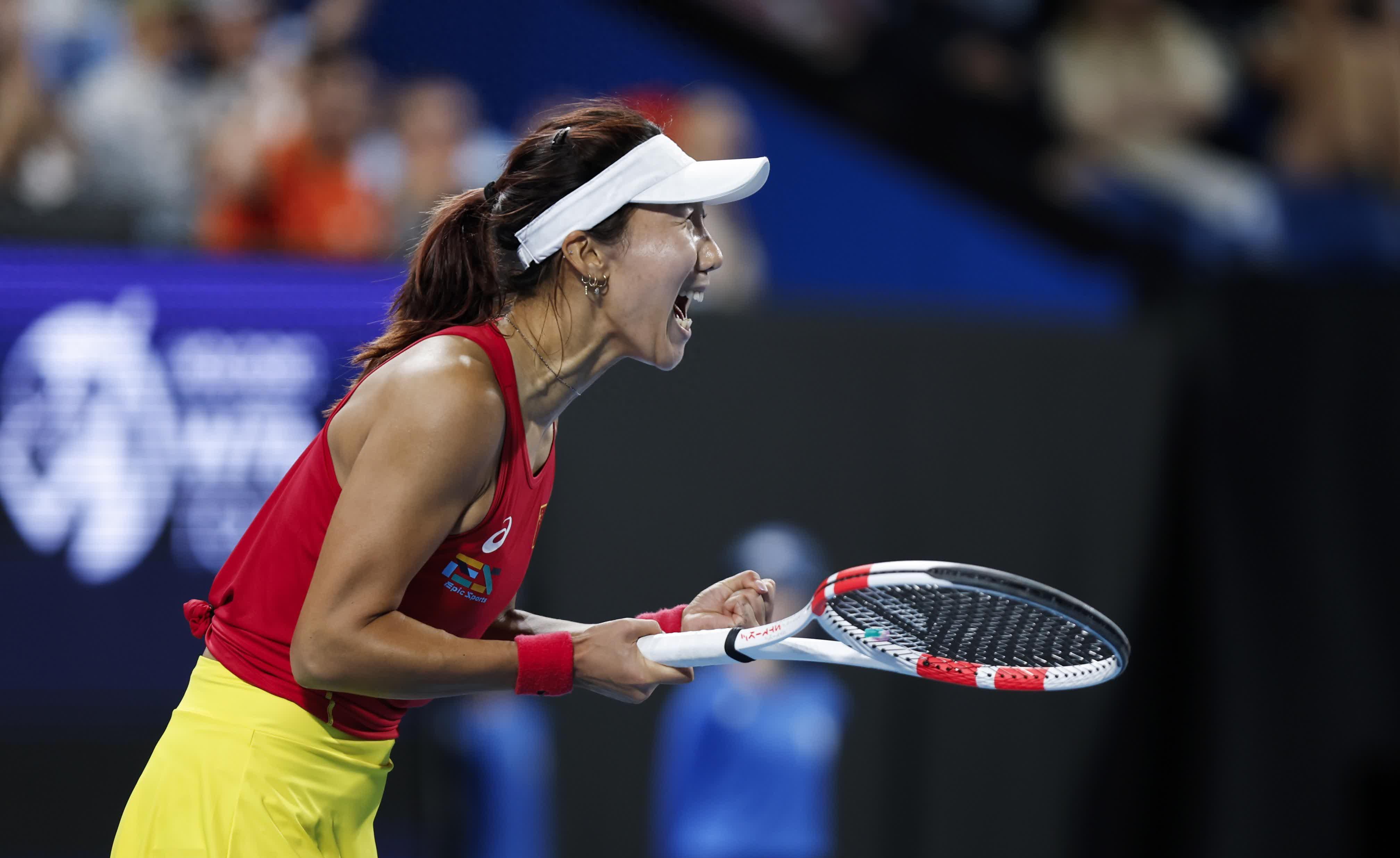 网球比赛选手气势如虹,一路领先 网球比赛选手气势如虹,一路领先