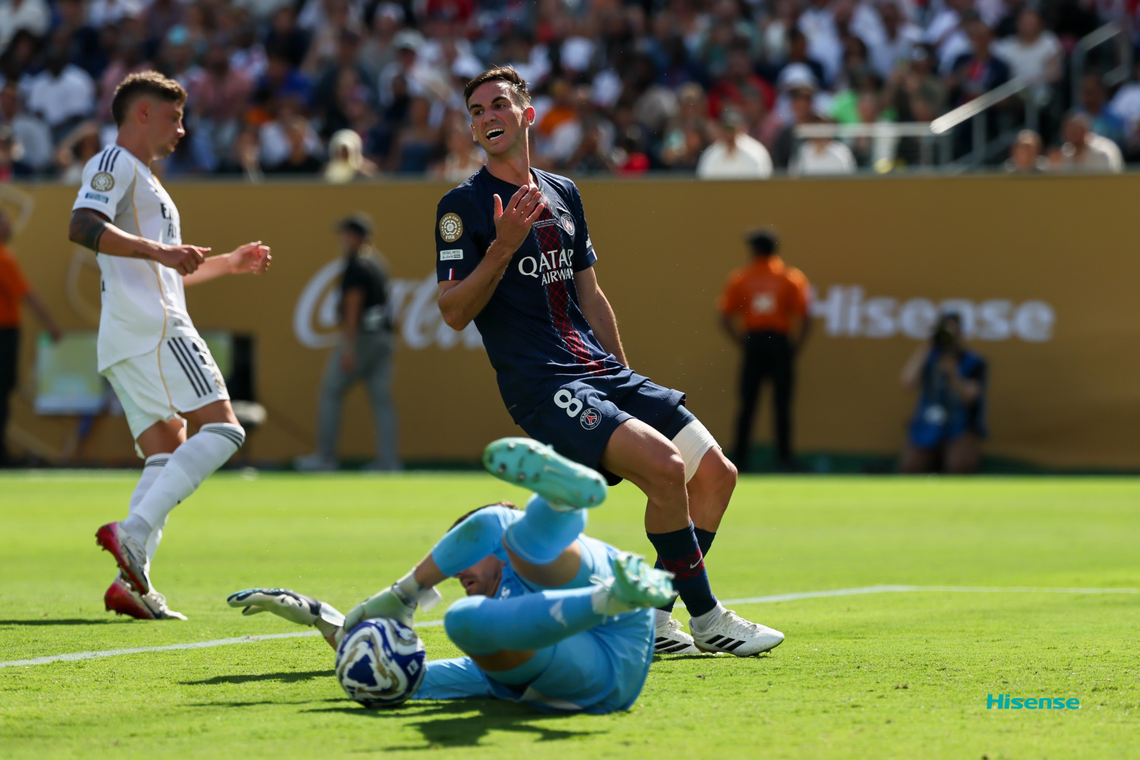 皇马两连胜,豪取历史性突破 皇马两连胜,豪取历史性突破