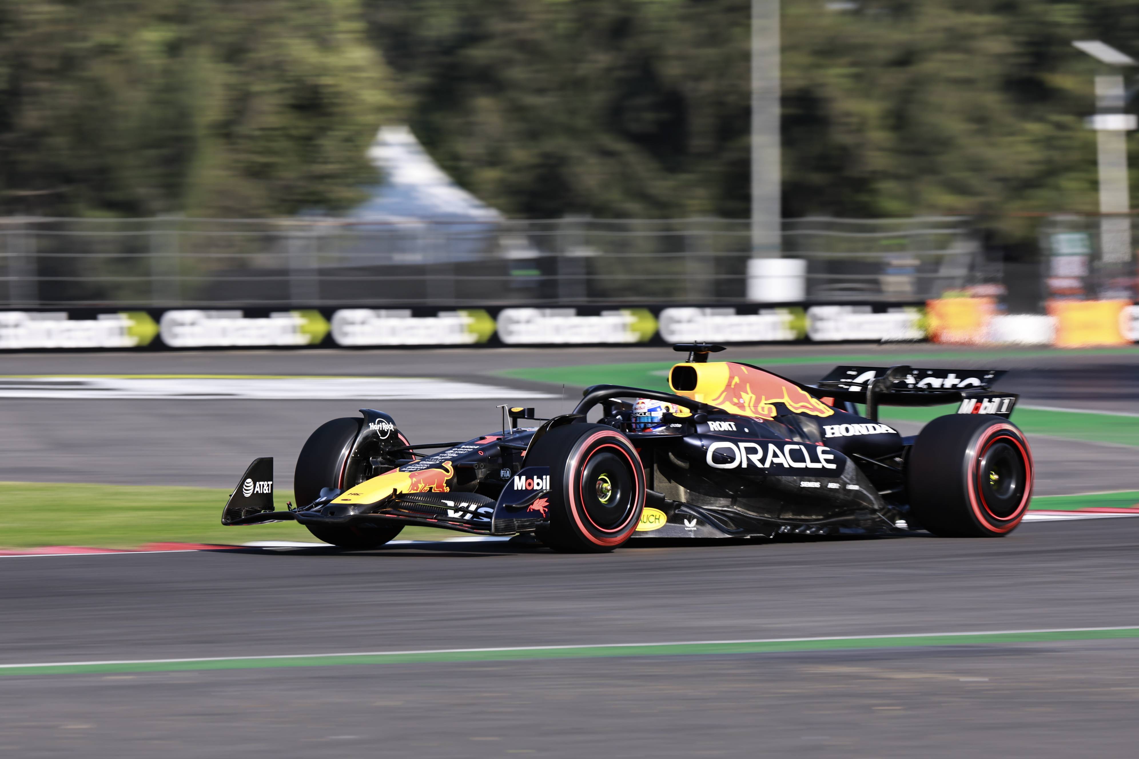 红牛二队碾压红牛车队，塞恩斯刷新纪录