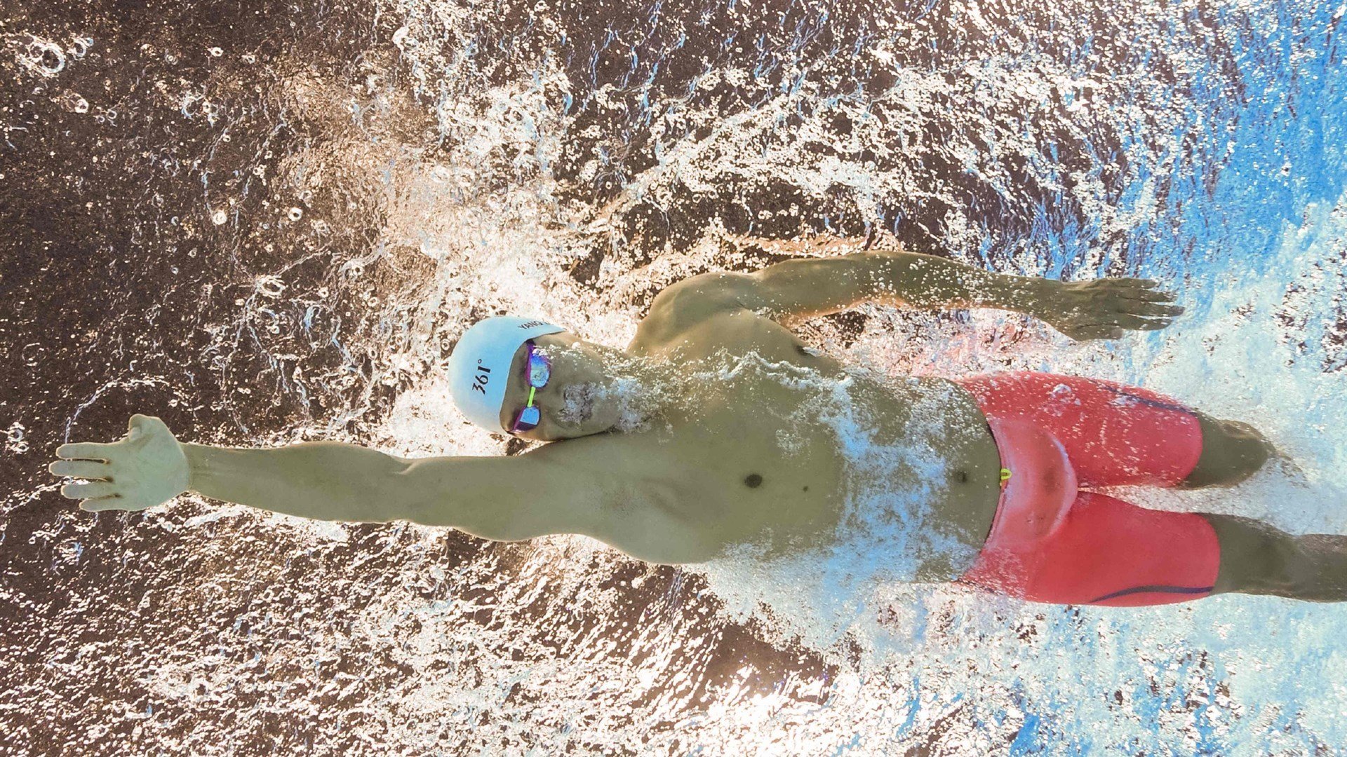 独舞安菲尔德,萨拉赫在欧冠半决赛之夜的末节接管