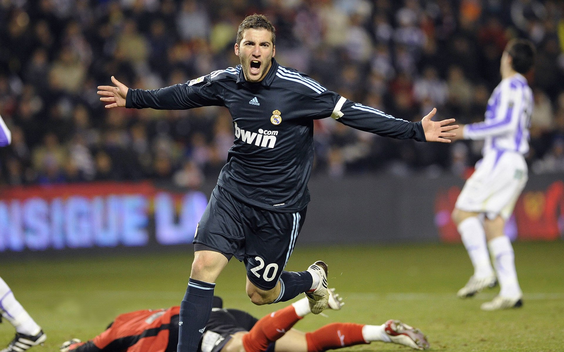 卡瓦哈尔的奥运时刻,德国战车击穿乌拉圭,关键先生接管周期之战